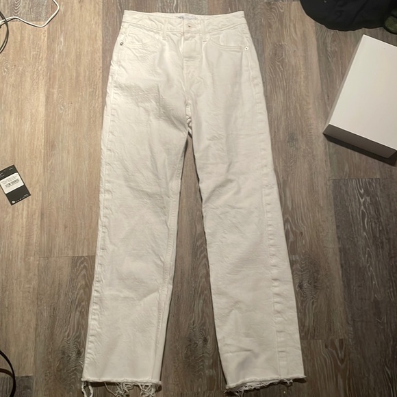 Zara Denim - Like New- Zara Women’s Straight Leg Jeans (Size 4)